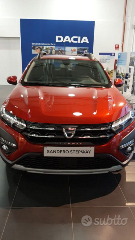 Begagnad Dacia Sandero Stepway 73 HK (53 kW) 2022 Röd Halvkombi