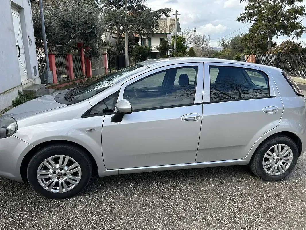 Usata Fiat Punto Evo Dynamic 86 CV (63 kW) 2015 Utilitaria