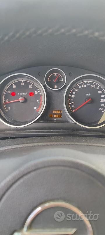 Usata Opel Zafira 2011 Grigio Monovolume