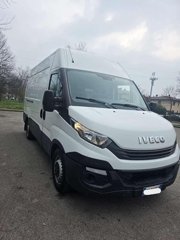 Usata Iveco Daily 155 CV (114 kW) 2017 Bianco Furgone
