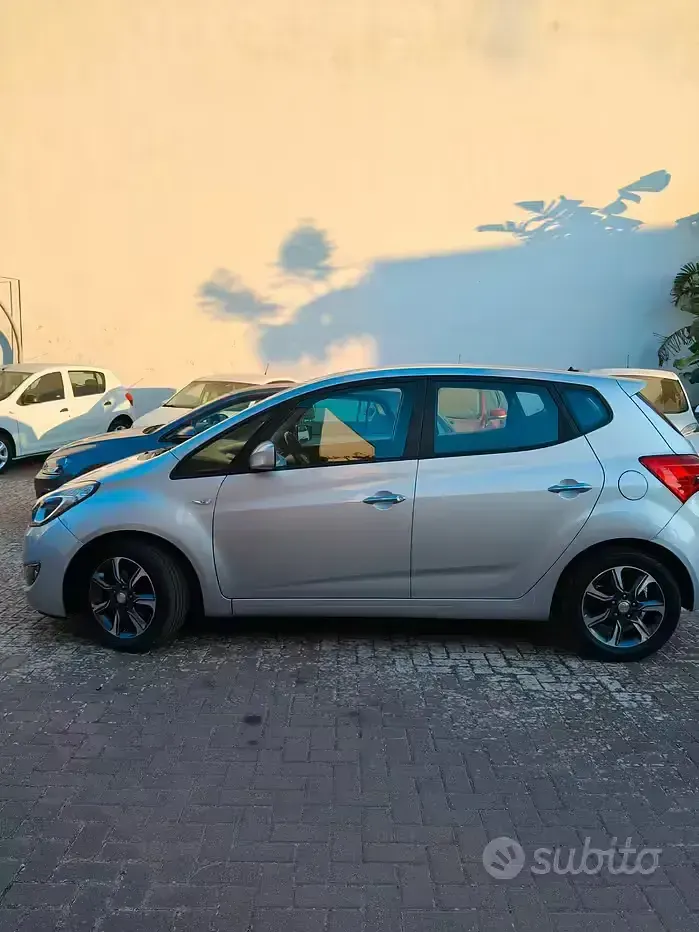 Usata Hyundai ix20 Xpossible 90 CV (66 kW) 2016 Grigio Utilitaria