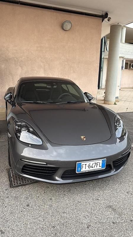Usata Porsche 718 Cayman Sport 300 CV (220 kW) 2018 Grigio Coupé