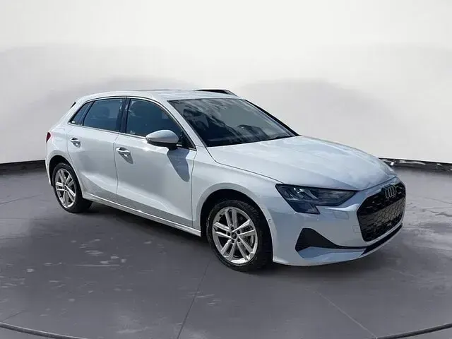 Usata Audi A3 Advanced Plus 116 CV (85 kW) 2025 Bianco ghiaccio metallizzato Berlina