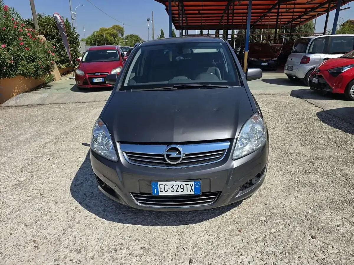 Usata Opel Zafira Cosmo 125 CV (91 kW) 2011 Nero Monovolume