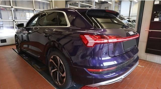 Usata Audi e-tron S-Line 158 kW (215 CV) 2021 Lilla SUV