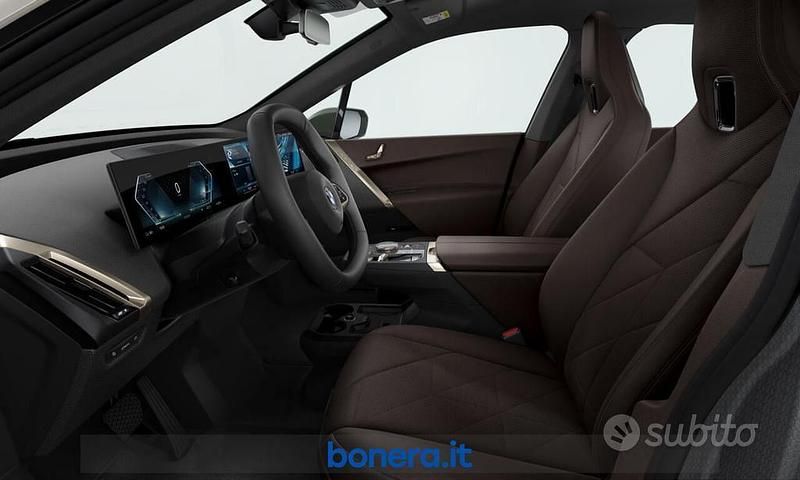 Nuova BMW iX 300 kW (408 CV) 2025 Grigio SUV