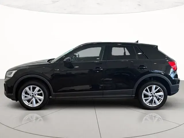 Begagnad Audi Q2 Business Plus 150 HK (110 kW) 2022 Svart SUV