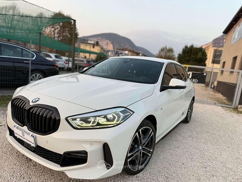 Usata BMW 118 M Sport 150 CV (110 kW) 2022 Bianco Utilitaria