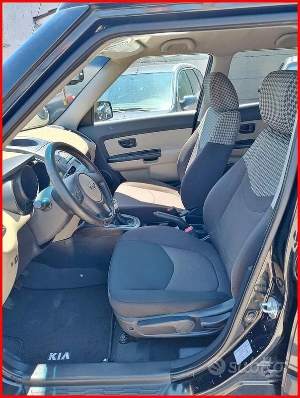 Usata Kia Soul 128 CV (94 kW) 2010 Nero SUV