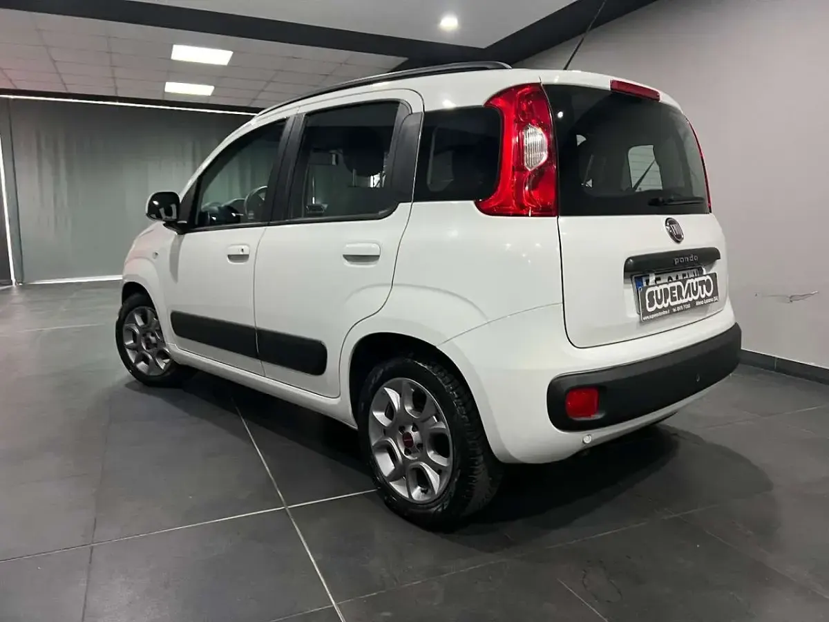 Usata Fiat Panda Lounge 95 CV (69 kW) 2017 Bianco Utilitaria