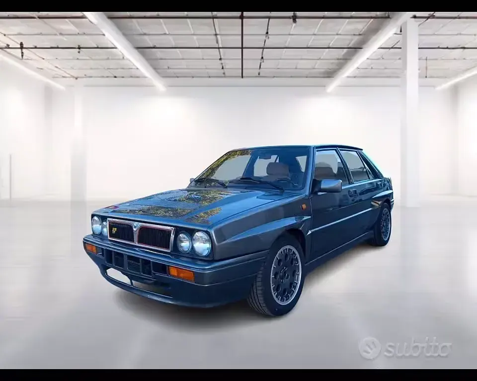 Usata Lancia Delta 196 CV (144 kW) 1990 Grigio Utilitaria