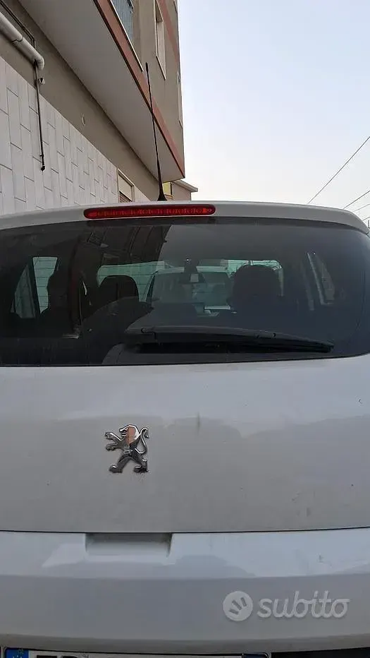 Usata Peugeot 3008 Allure 115 CV (84 kW) 2013 Bianco Station wagon