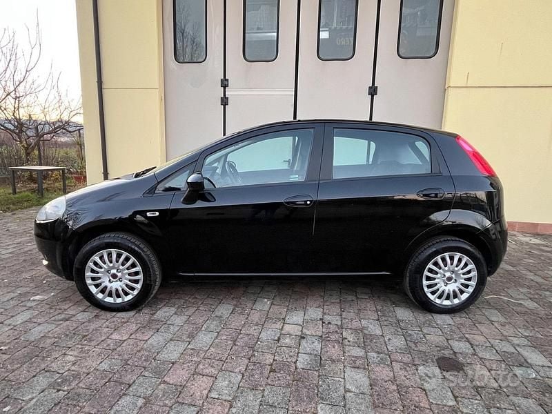 Usata Fiat Grande Punto Dynamic 77 CV (56 kW) 2009 Nero Utilitaria