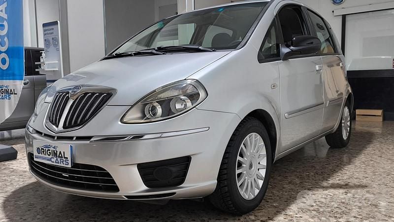 Usata Lancia Musa 95 CV (69 kW) 2012 Grigio Monovolume