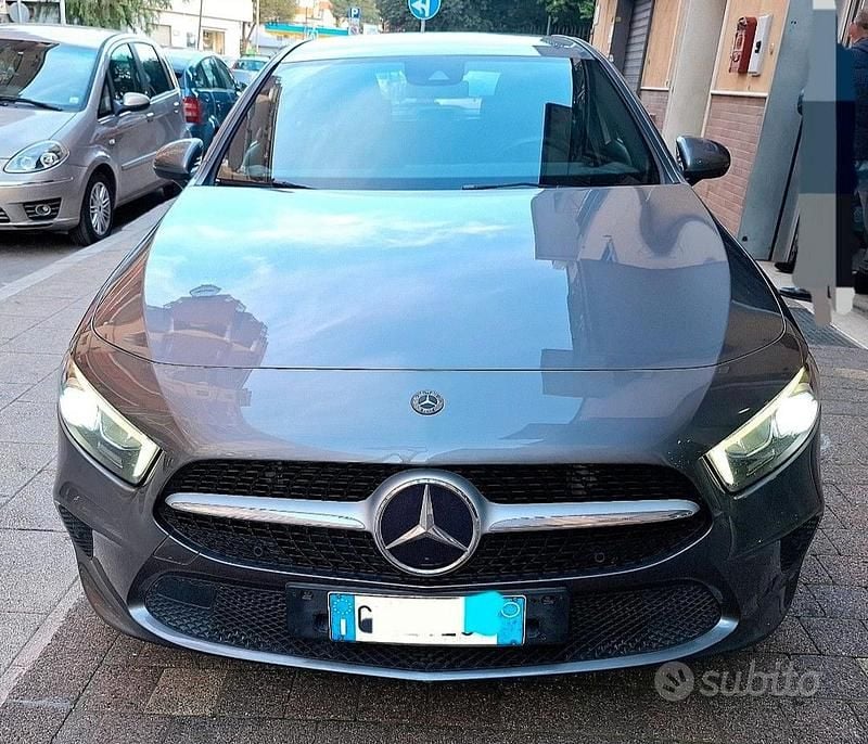 Usata Mercedes A180 116 CV (85 kW) 2020 Grigio Berlina