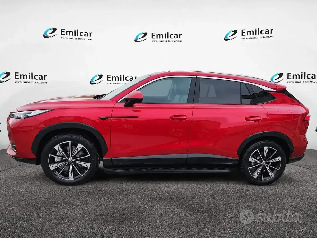 Nuova MG HS Luxury 2025 Rosso SUV