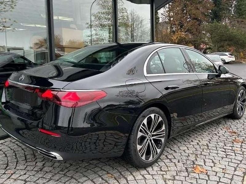 Usata Mercedes E220 Avantgarde 194 CV (142 kW) 2024 Nero Berlina