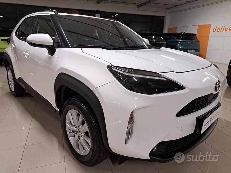 Usata Toyota Yaris Active 92 CV (67 kW) 2023 Bianco Utilitaria