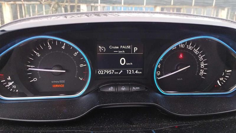 Argento Usata 2016 Peugeot 2008 Allure SUV | 8000 € (Super prezzo) - Immagine 1/4