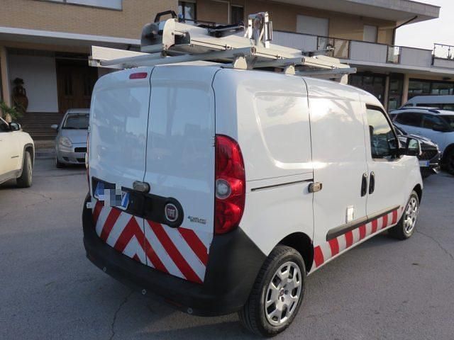 Usata Fiat Doblò 120 CV (88 kW) 2020 Bianco Monovolume