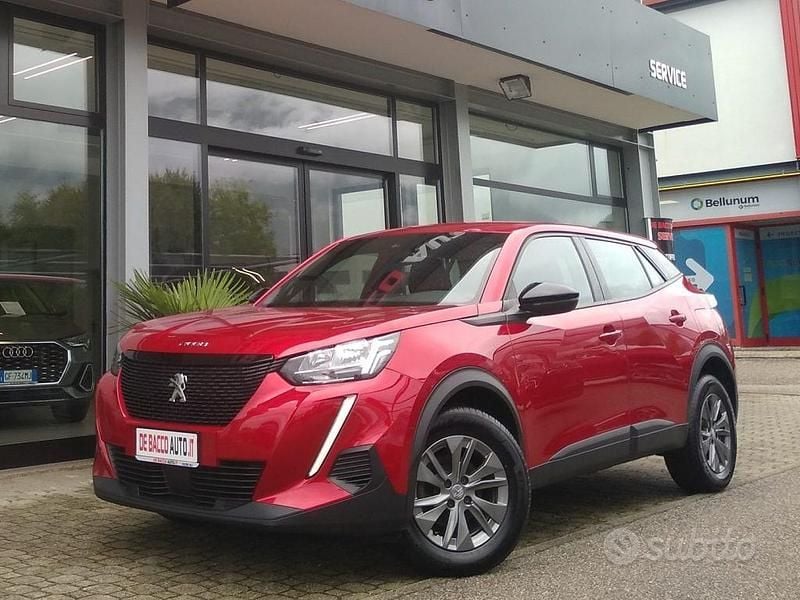 Usata Peugeot 2008 Active 101 CV (74 kW) 2023 Rosso SUV