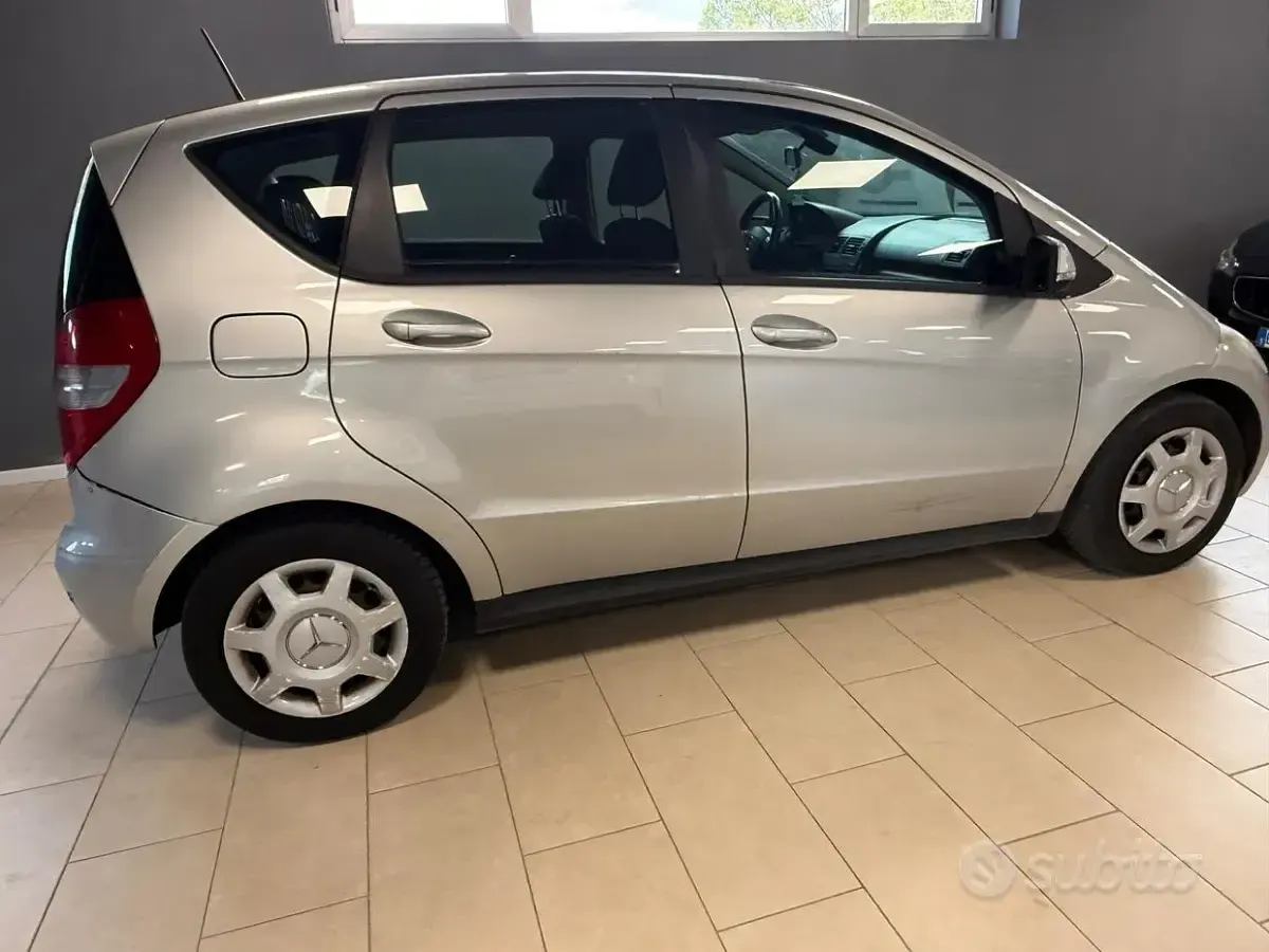 Usata Mercedes A180 Elegance 109 CV (80 kW) 2008 Grigio Berlina