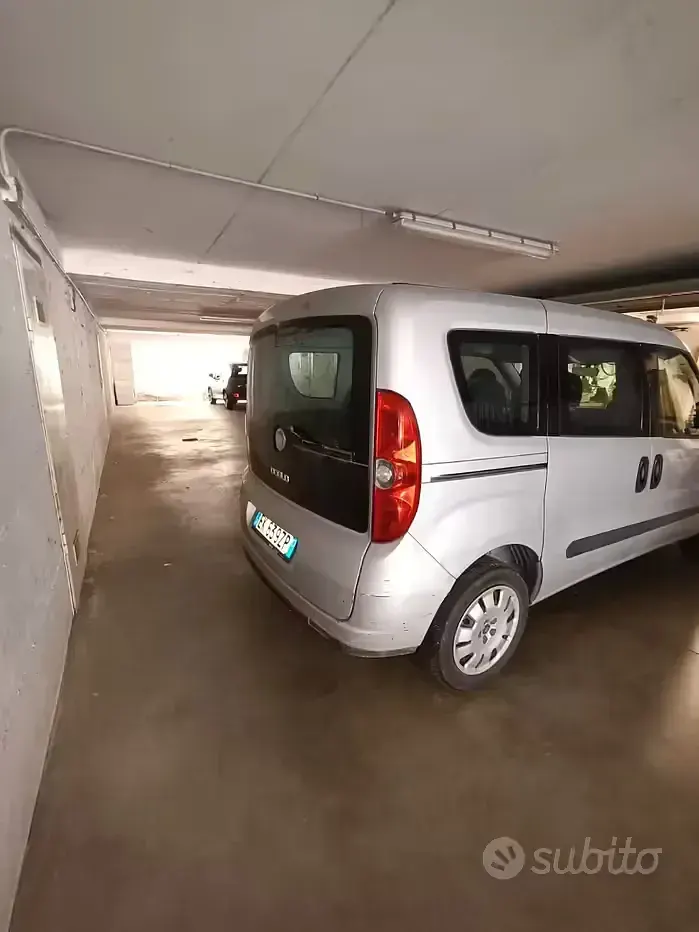 Usata Fiat Doblò 120 CV (88 kW) 2012 Grigio Monovolume