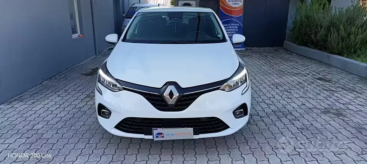 Usata Renault Clio V Zen 85 CV (62 kW) 2019 Bianco Utilitaria