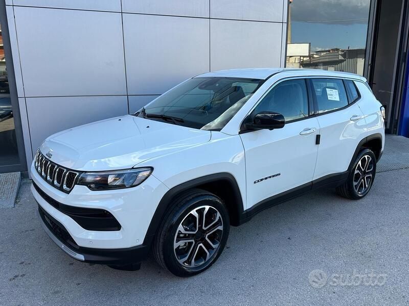 Usata 2024 Jeep Compass Altitude SUV | 34.900 € - Immagine 1/4