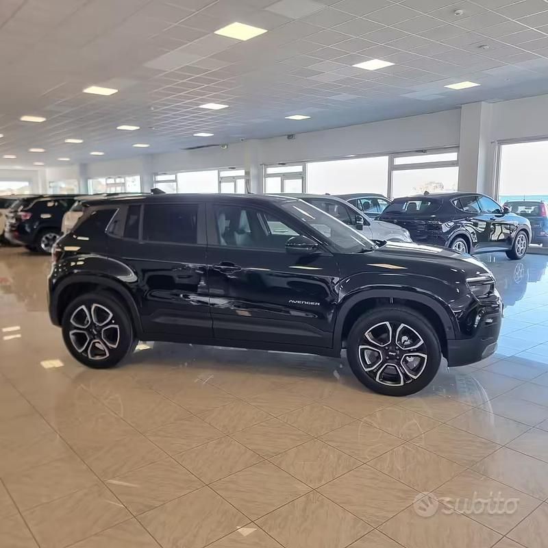 Nuova Jeep Avenger Summit 100 CV (73 kW) 2025 Nero SUV
