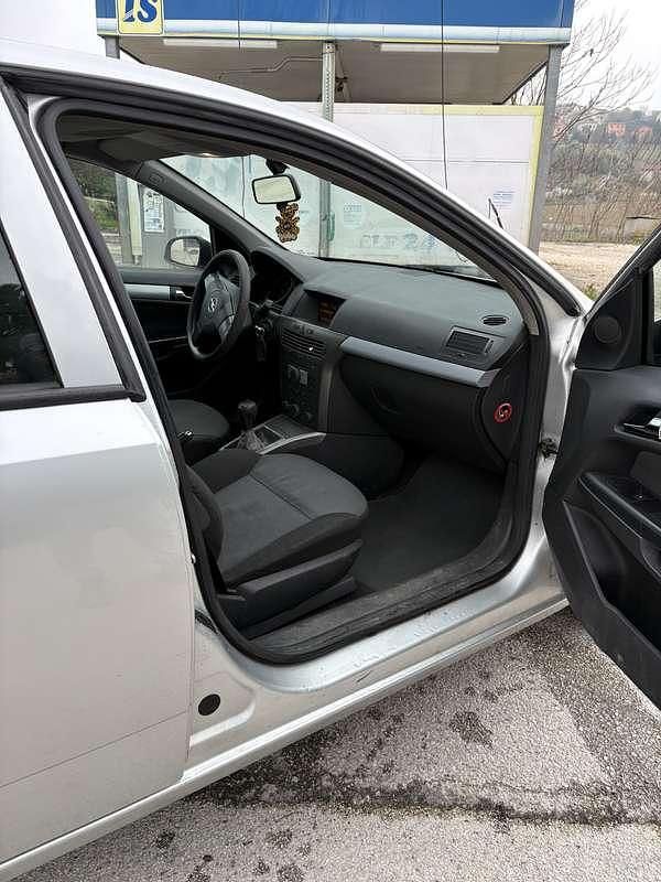 Usata Opel Astra Cosmo 101 CV (74 kW) 2005 Berlina