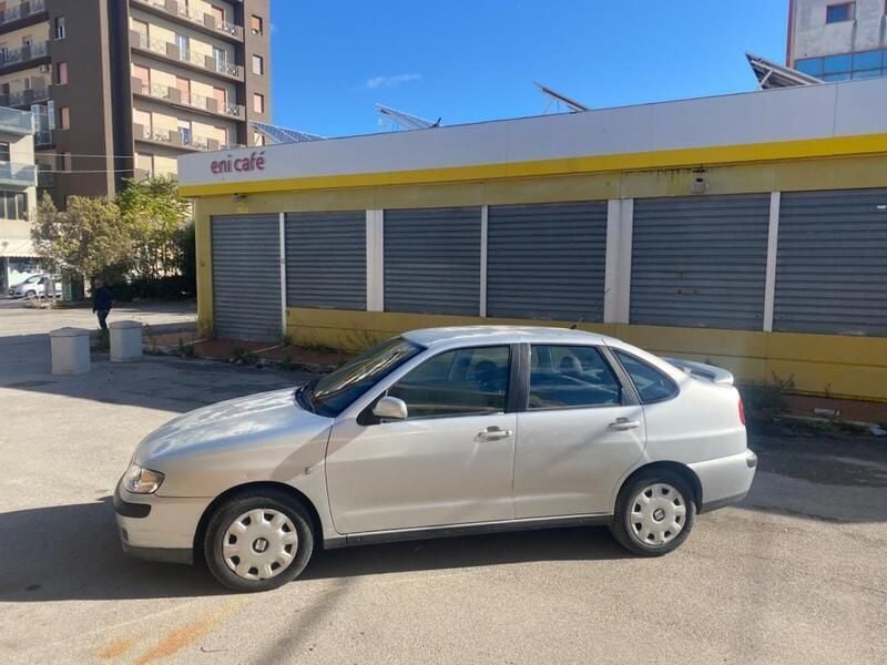 Usata Seat Cordoba 110 CV (80 kW) 2000 Grigio Berlina