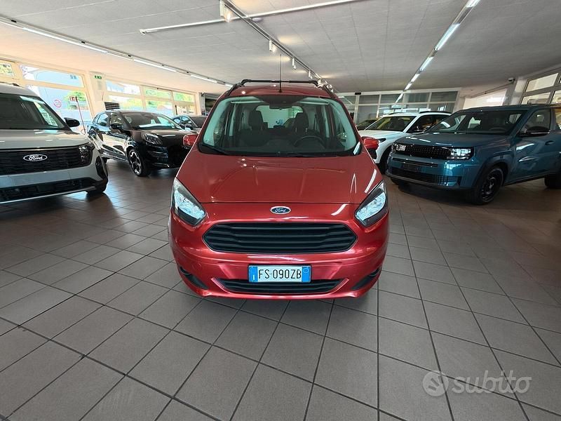 Usata Ford Tourneo Courier 75 CV (55 kW) 2018 Marrone Monovolume