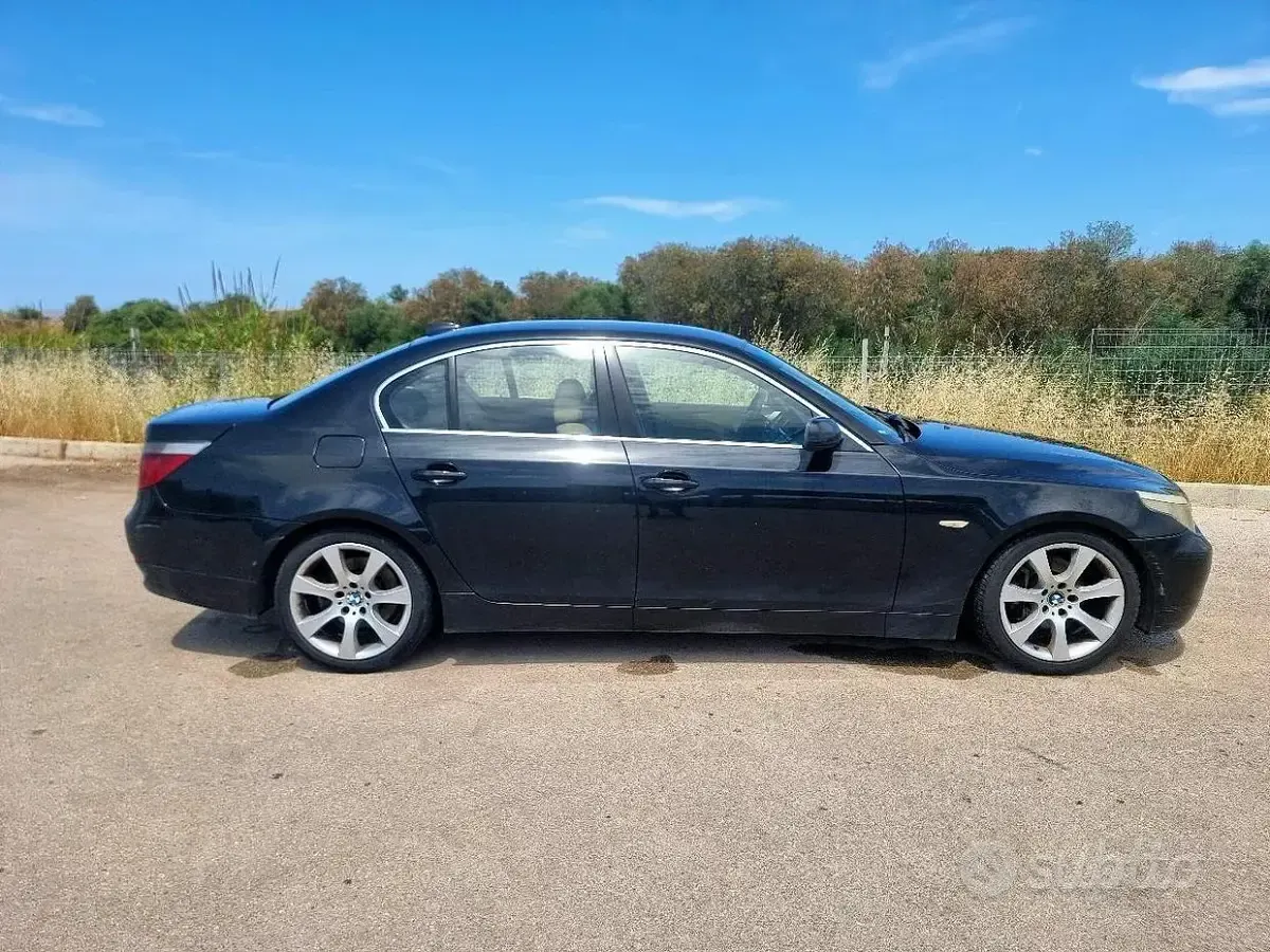 Usata BMW 530 218 CV (160 kW) 2003 Nero Berlina