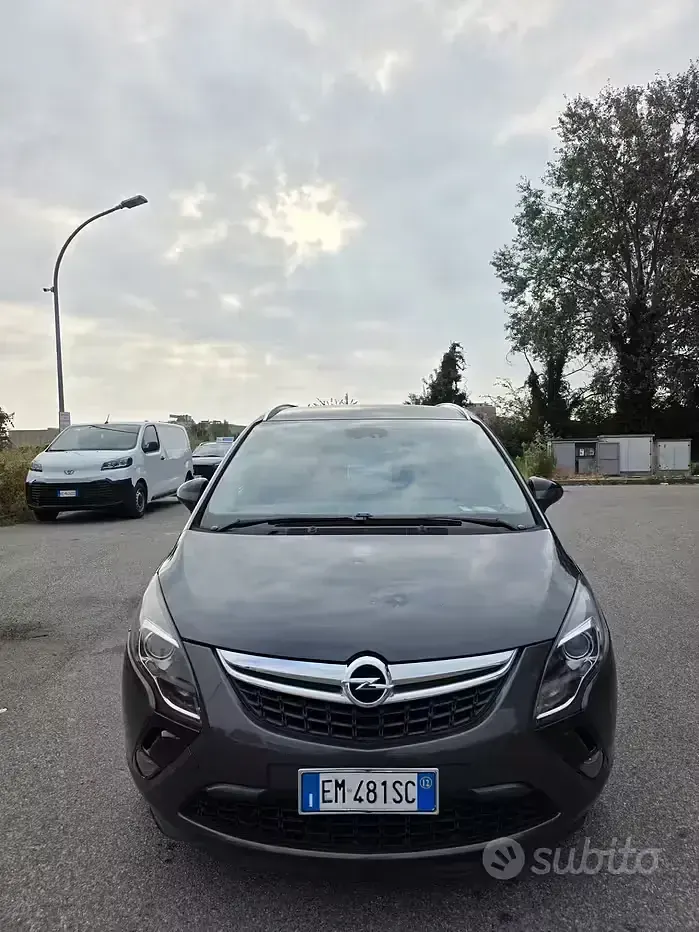 Usata Opel Zafira Tourer Cosmo 150 CV (110 kW) 2013 Nero Monovolume