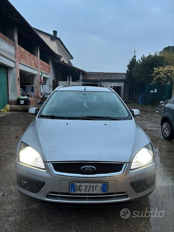 Usata 2007 Ford Focus Station wagon | 850 € (Super prezzo) - Immagine 1/4