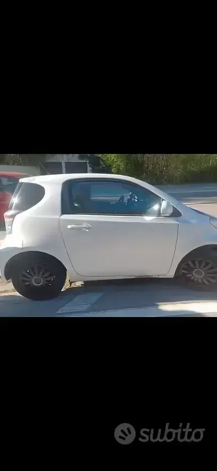 Usata Toyota iQ 98 CV (72 kW) 2009 Bianco Utilitaria
