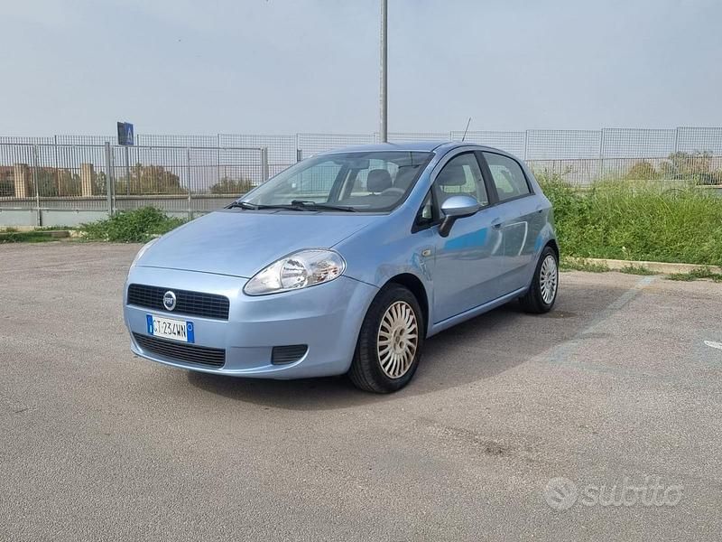 Usata Fiat Grande Punto 75 CV (55 kW) 2006 Blu Utilitaria