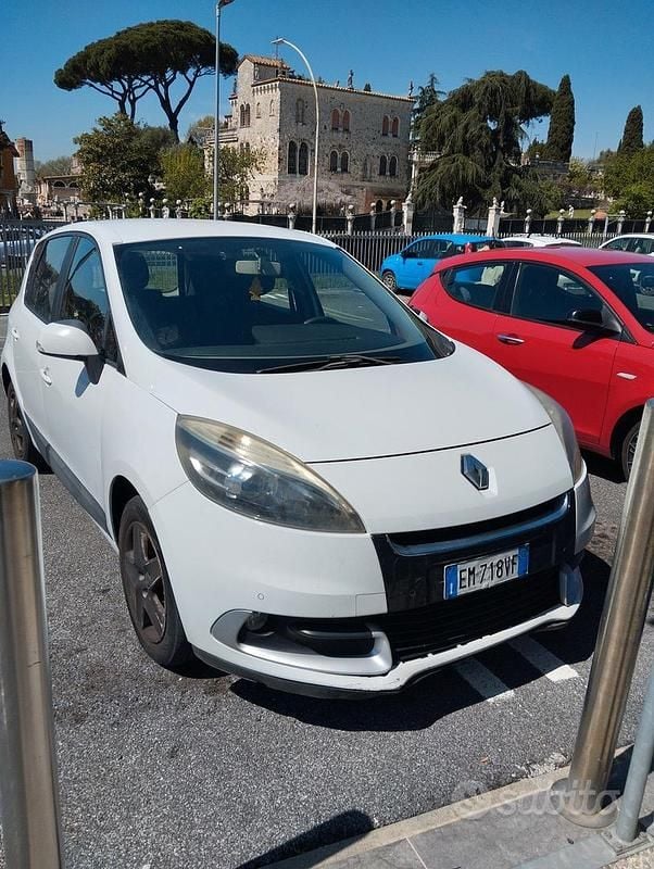 Usata Renault Scénic III 110 CV (80 kW) 2012 Bianco Monovolume