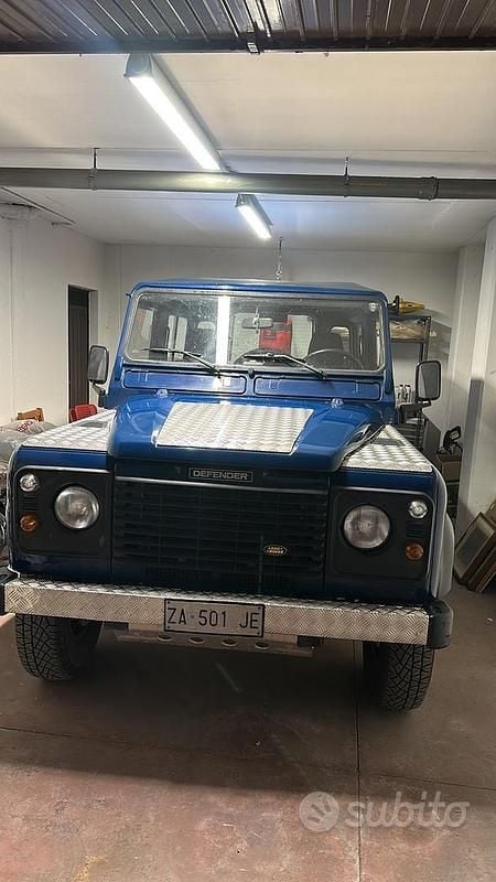 Usata Land Rover Defender 122 CV (89 kW) 1999 Blu Station wagon