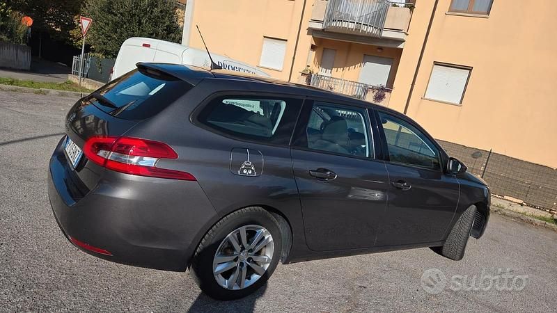 Usata Peugeot 308 SW 116 CV (85 kW) 2018 Grigio Station wagon