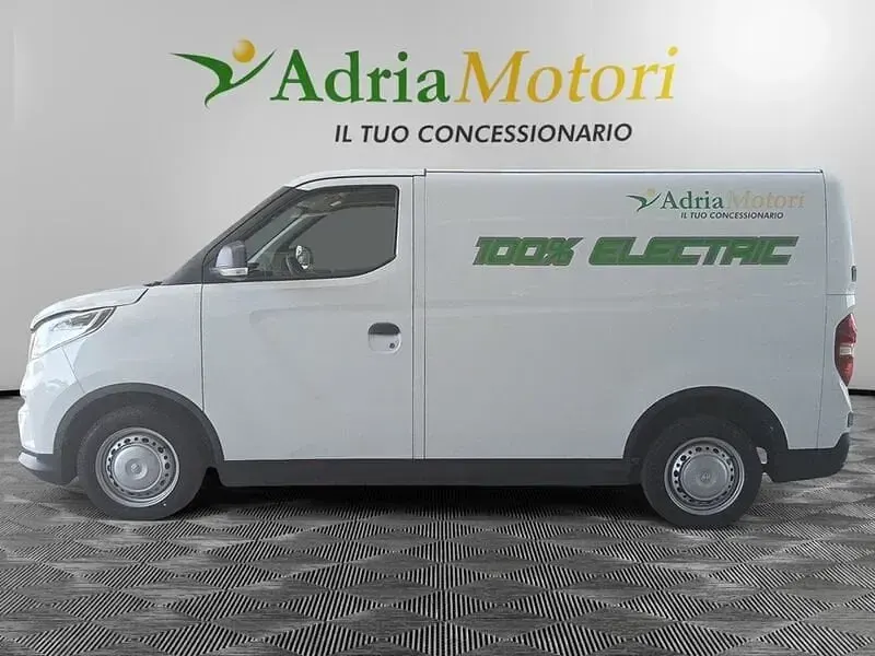 Nuova Maxus eDeliver 3 117 kW (160 CV) 2025 Bianco Furgone