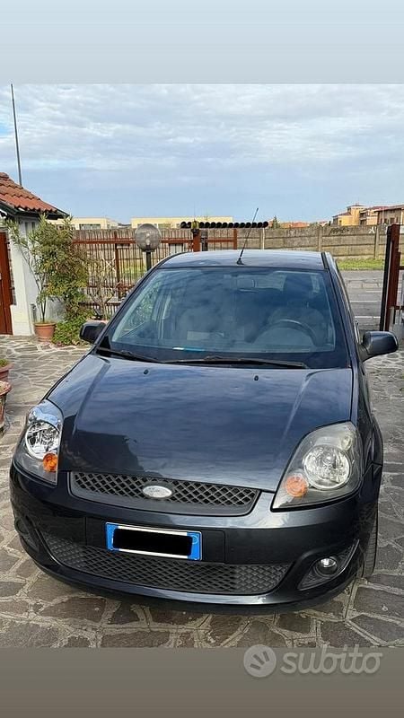 Usata Ford Fiesta 2008 Blu Utilitaria