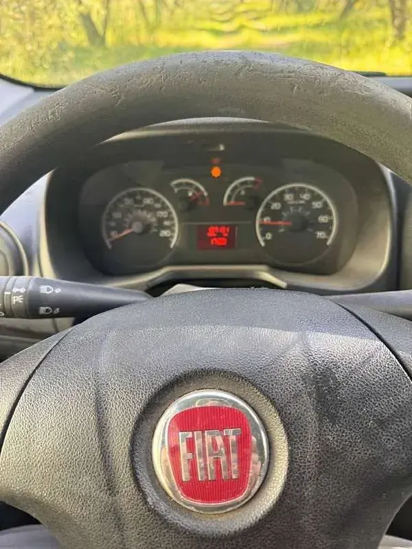 Usata Fiat Fiorino 73 CV (53 kW) 2011 Bianco Monovolume