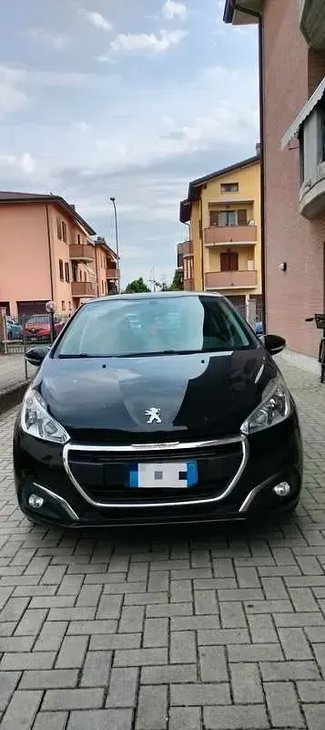 Usata Peugeot 208 Access 82 CV (60 kW) 2017 Nero Utilitaria