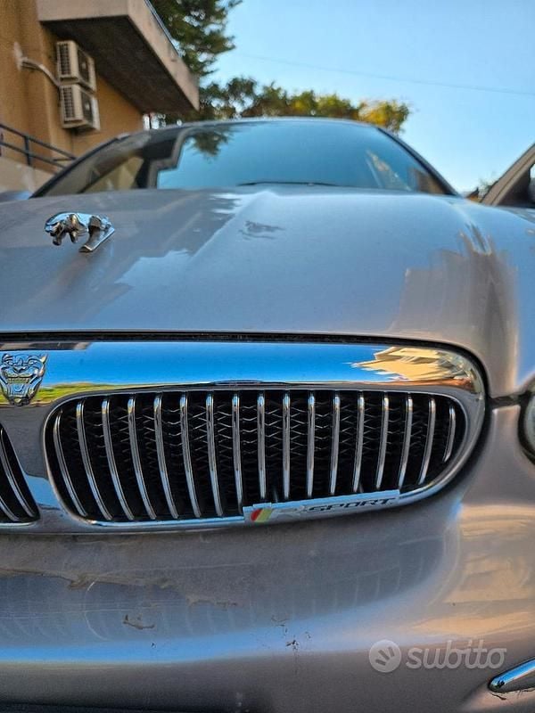 Usata Jaguar X-type 196 CV (144 kW) 2001 Grigio Berlina