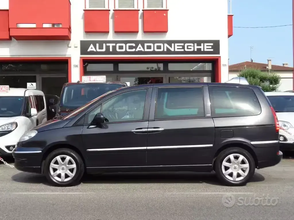 Usata Peugeot 807 136 CV (100 kW) 2010 Nero Monovolume