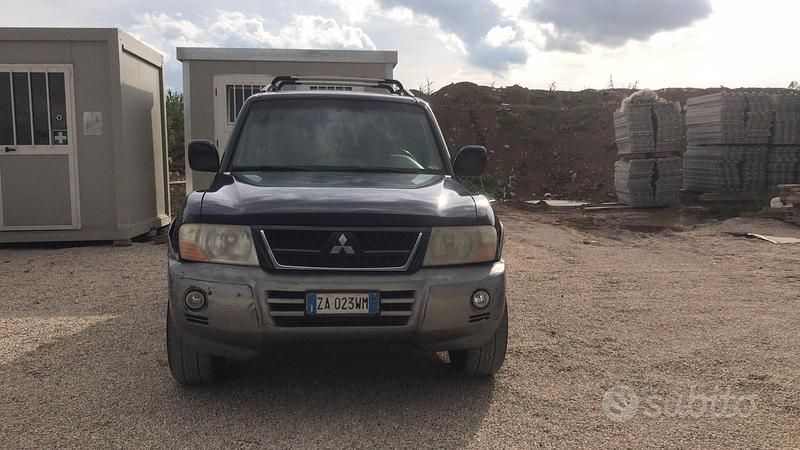 Usata Mitsubishi Pajero 160 CV (117 kW) 2004 Blu SUV