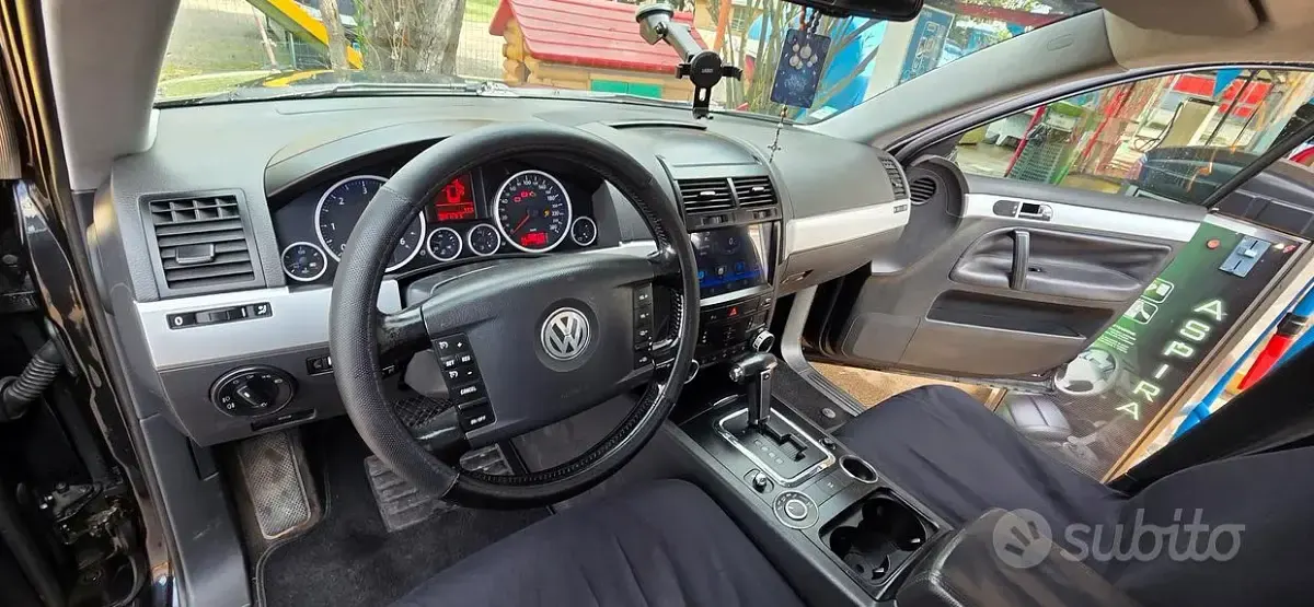 Usata VW Touareg 224 CV (164 kW) 2007 Nero SUV