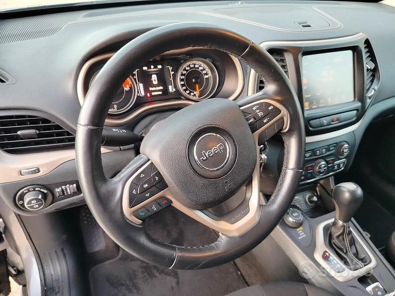 Second-hand Jeep Cherokee 185 CP (136 kW) 2017 Gri SUV
